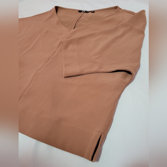 UNIQLO Women's Minimalist Oversized Warm Brown Boxy Top - Modern Relaxed Fit - Picture 4 of 8
